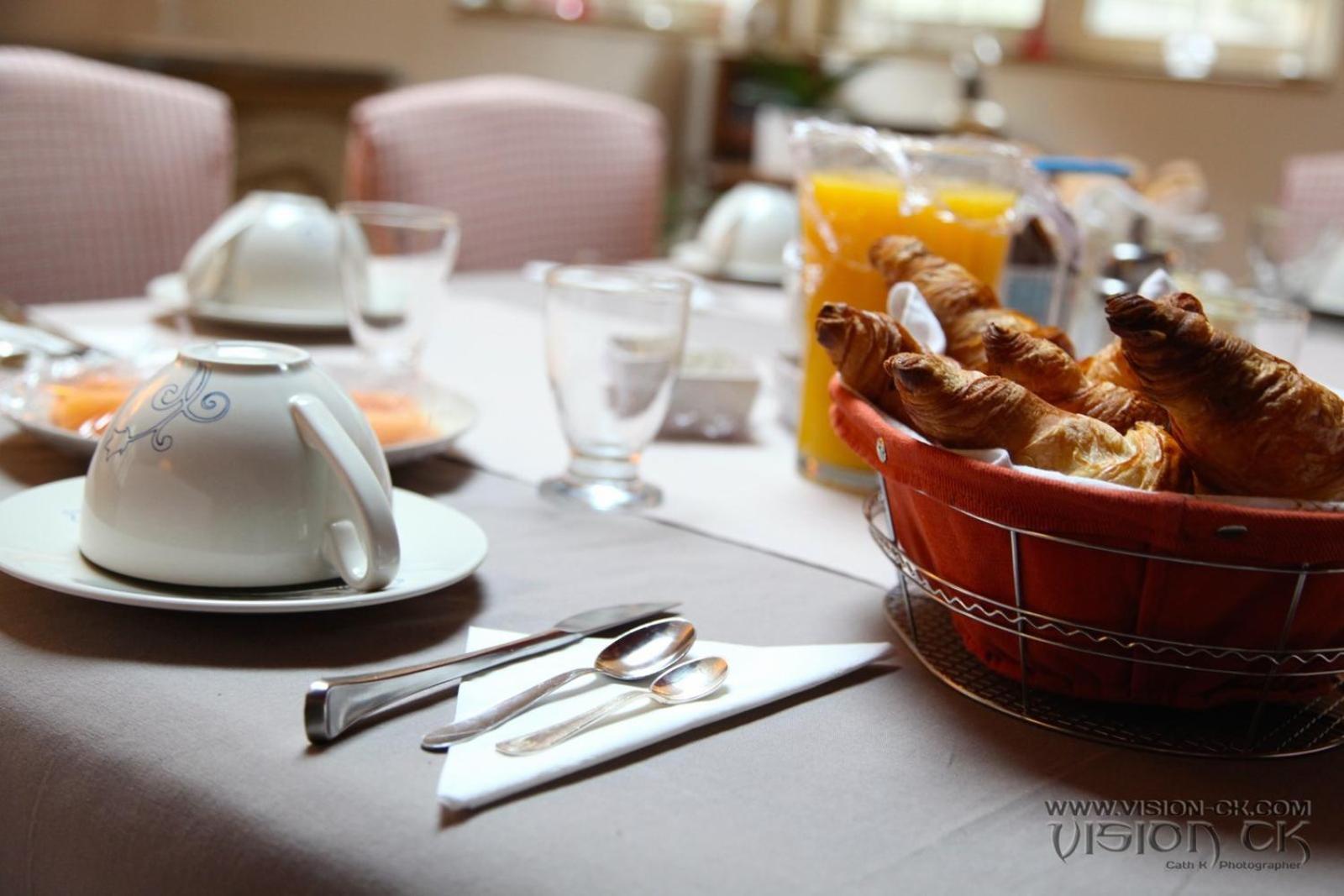 Bed and Breakfast La Bergerie-En-Vexin Jambville Esterno foto