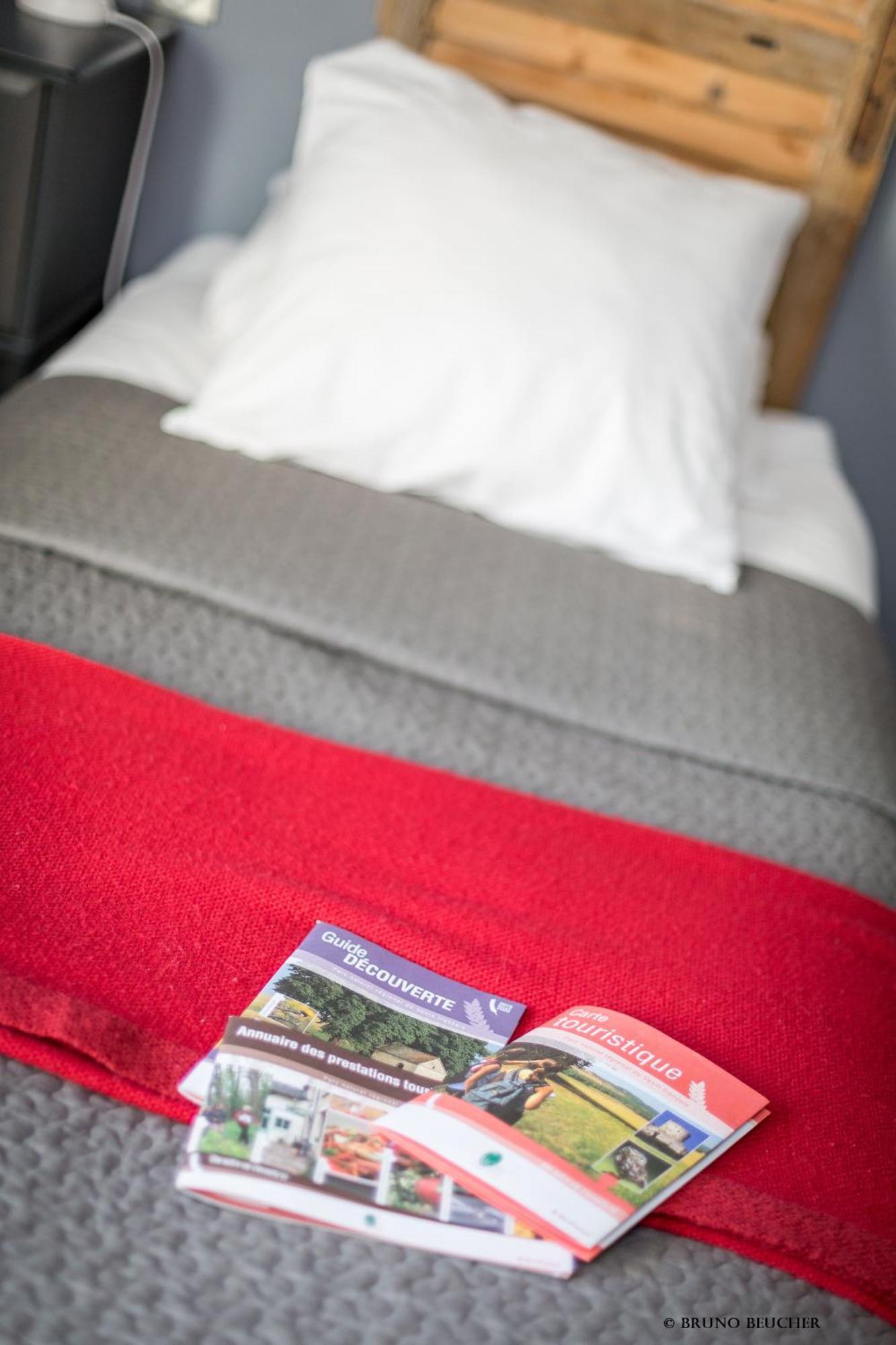Bed and Breakfast La Bergerie-En-Vexin Jambville Esterno foto